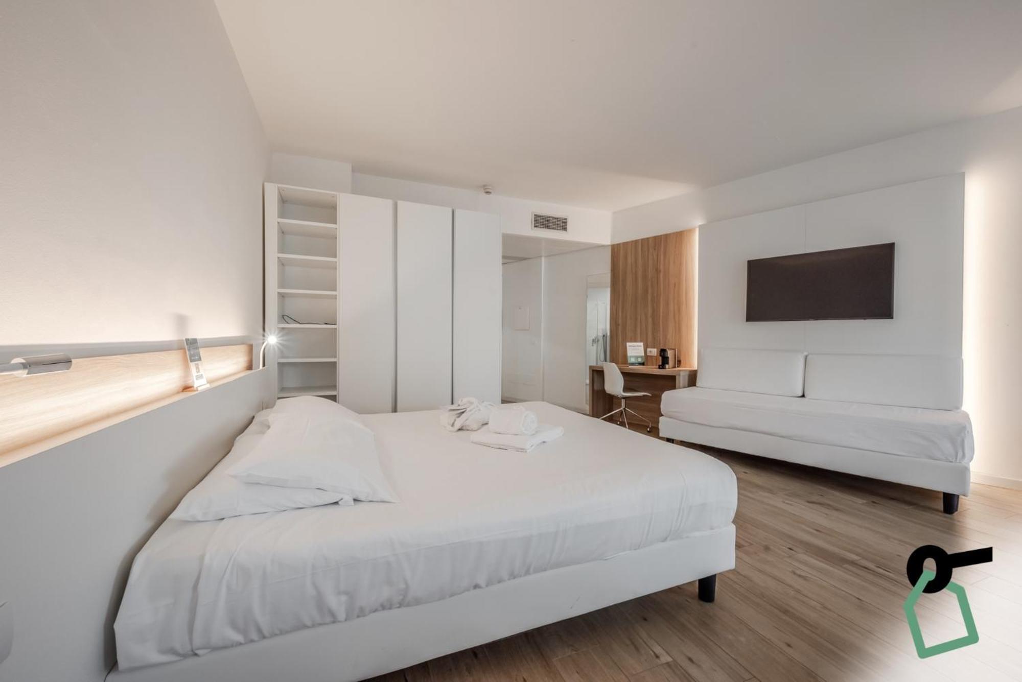 Hotiday Room Collection - Tirrenia Kültér fotó