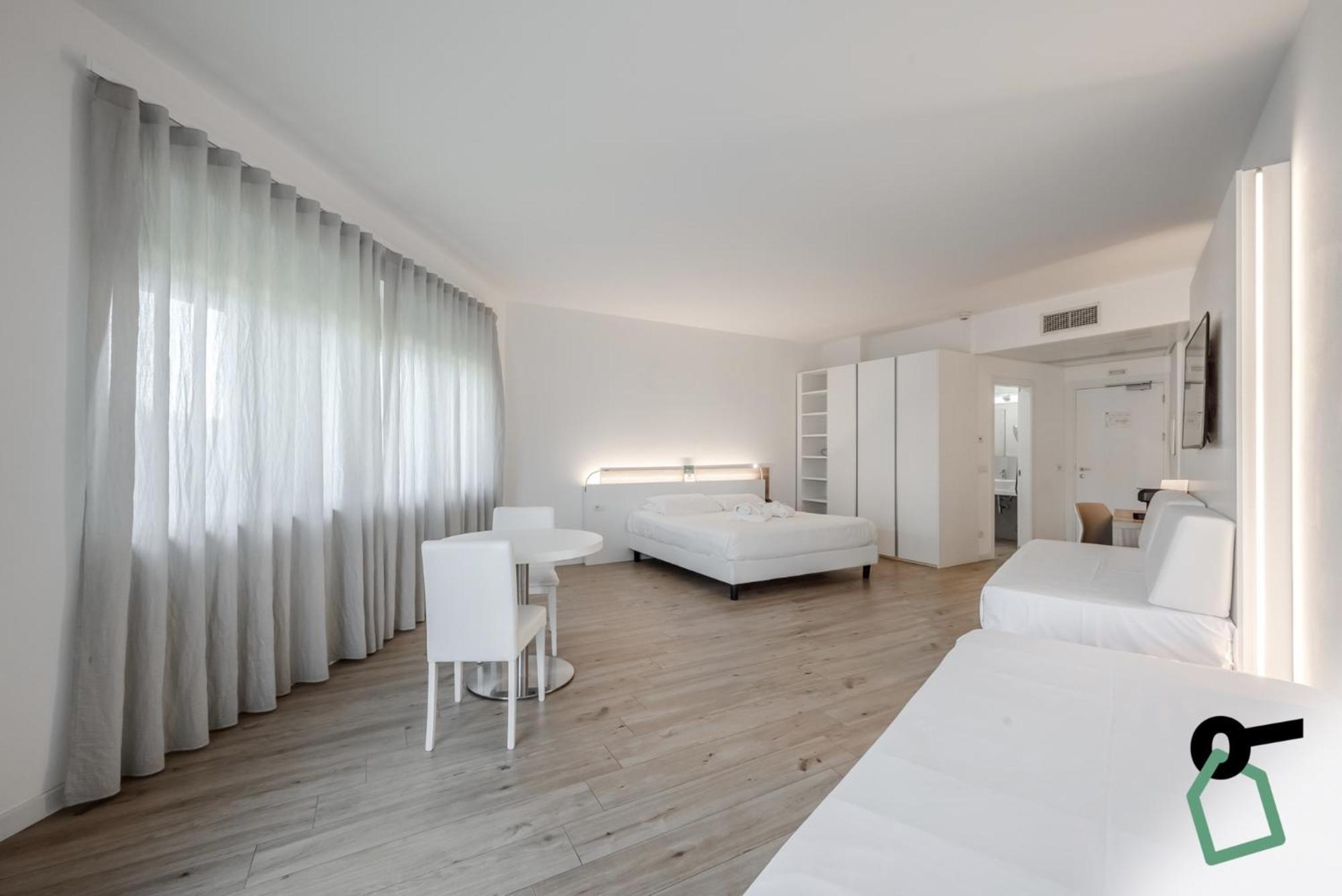 Hotiday Room Collection - Tirrenia Kültér fotó
